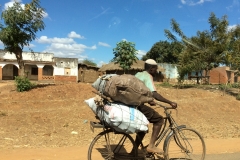 Heavy bike-loads, Malawi